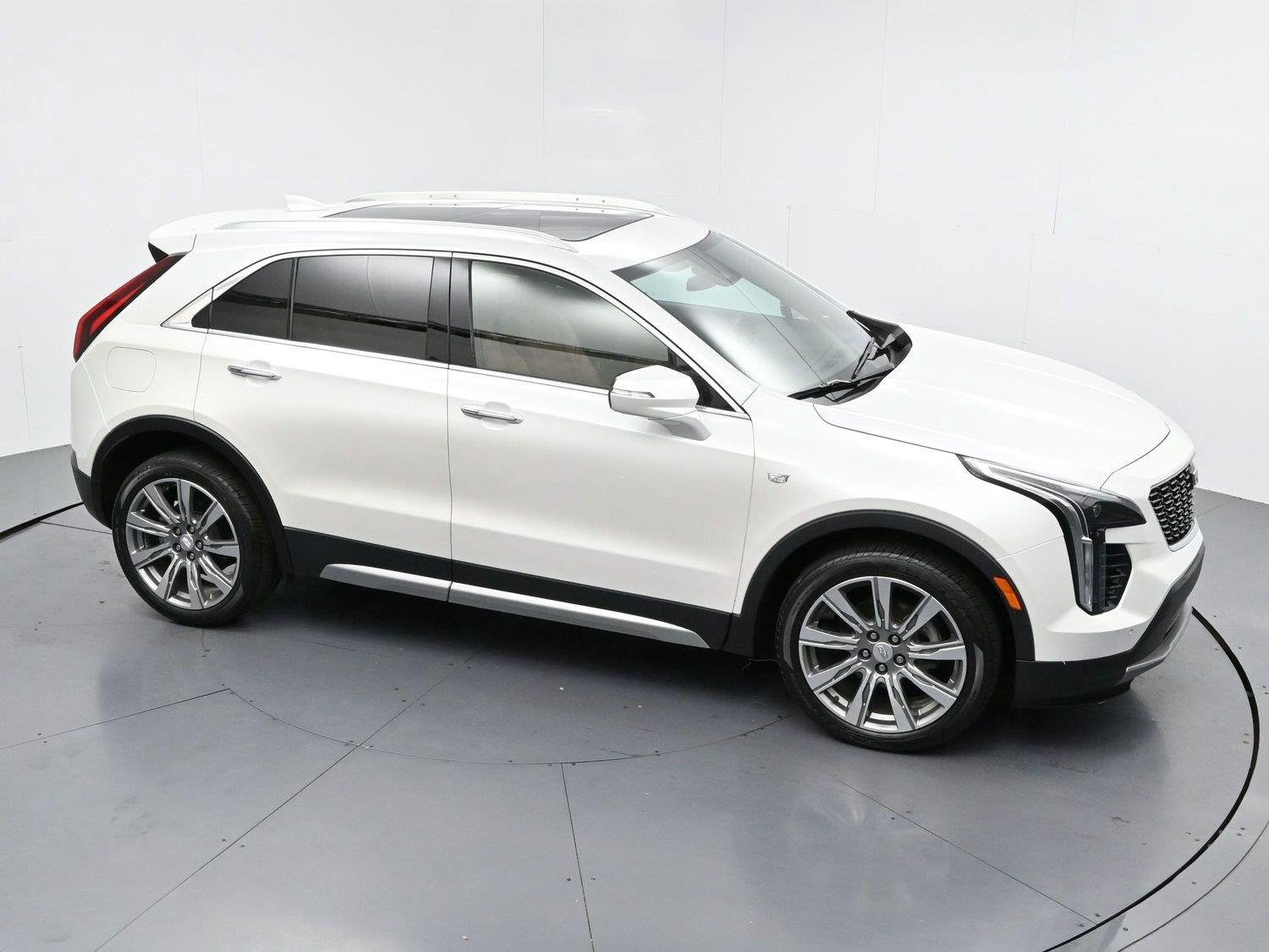 Used 2023 CRYSTAL WHITE TRICOAT Cadillac AWD Premium Luxury image 40