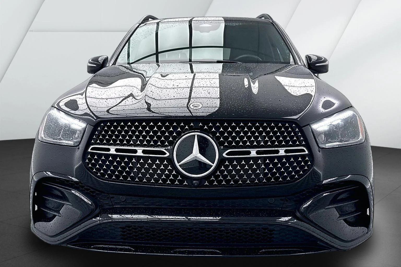 Used 2024 Obsidian Black Metallic Mercedes-Benz GLE 580 image 2