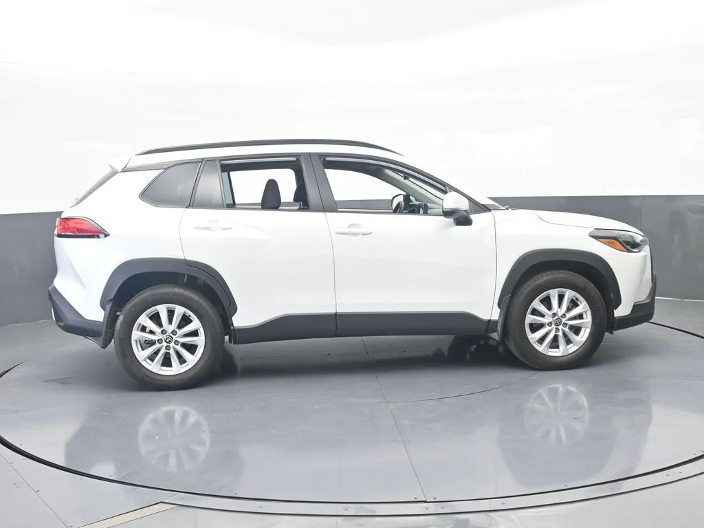 Used 2024 Pearl Toyota LE image 6