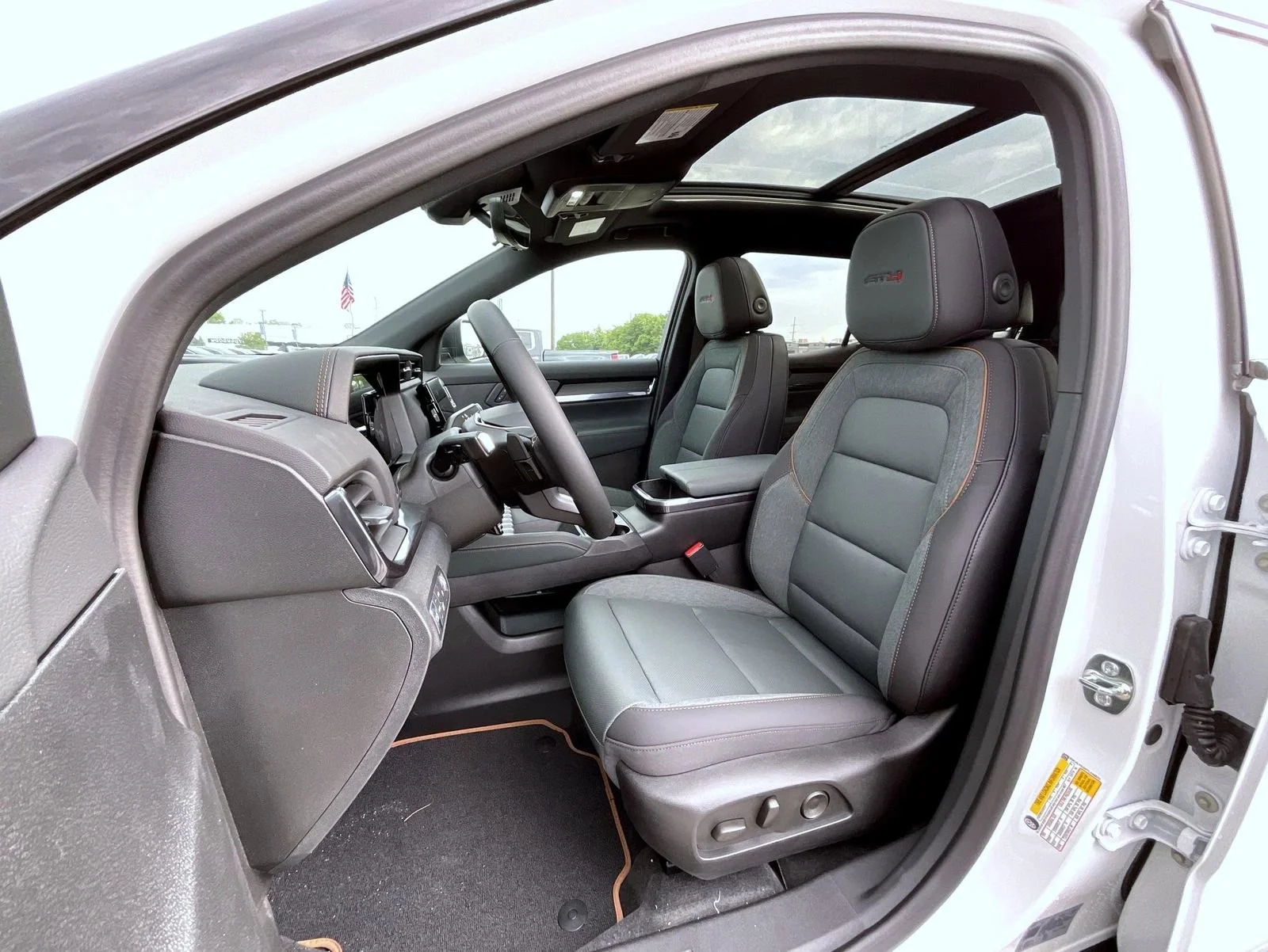 2026 GMC Terrain AT4 - Photo 10