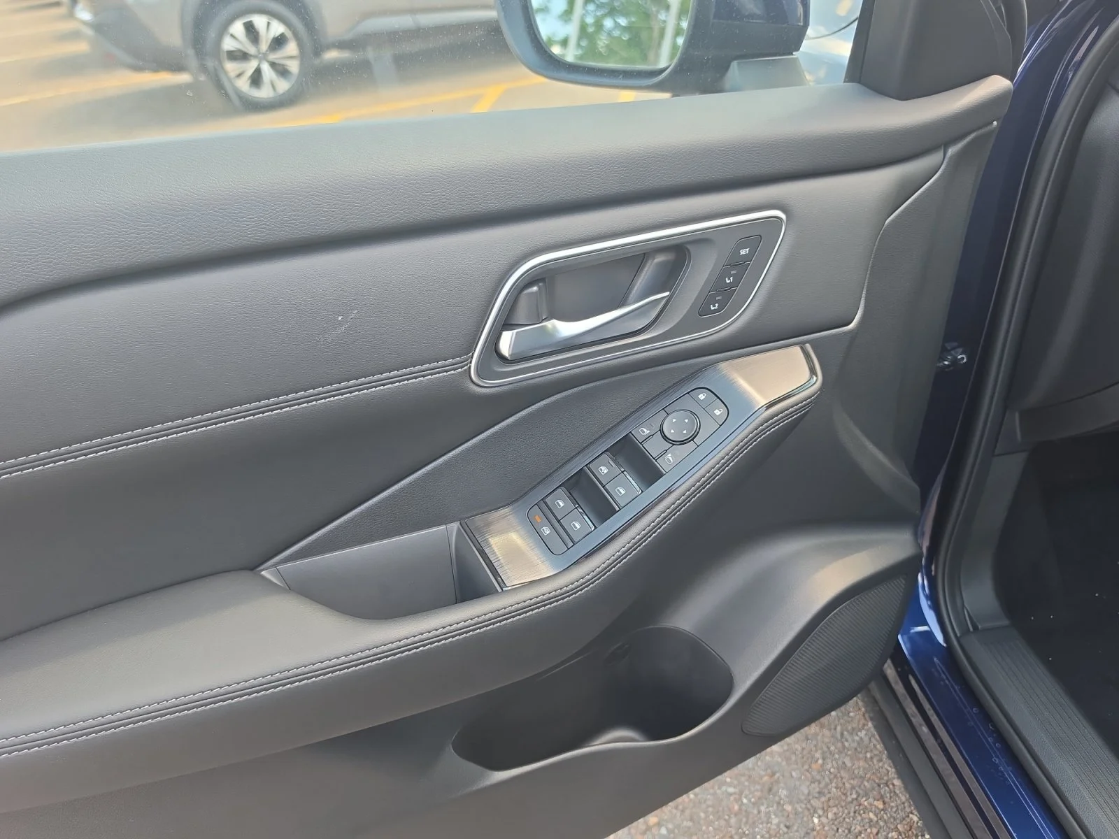New 2026 Deep Ocean Blue Pearl Nissan Platinum image 30