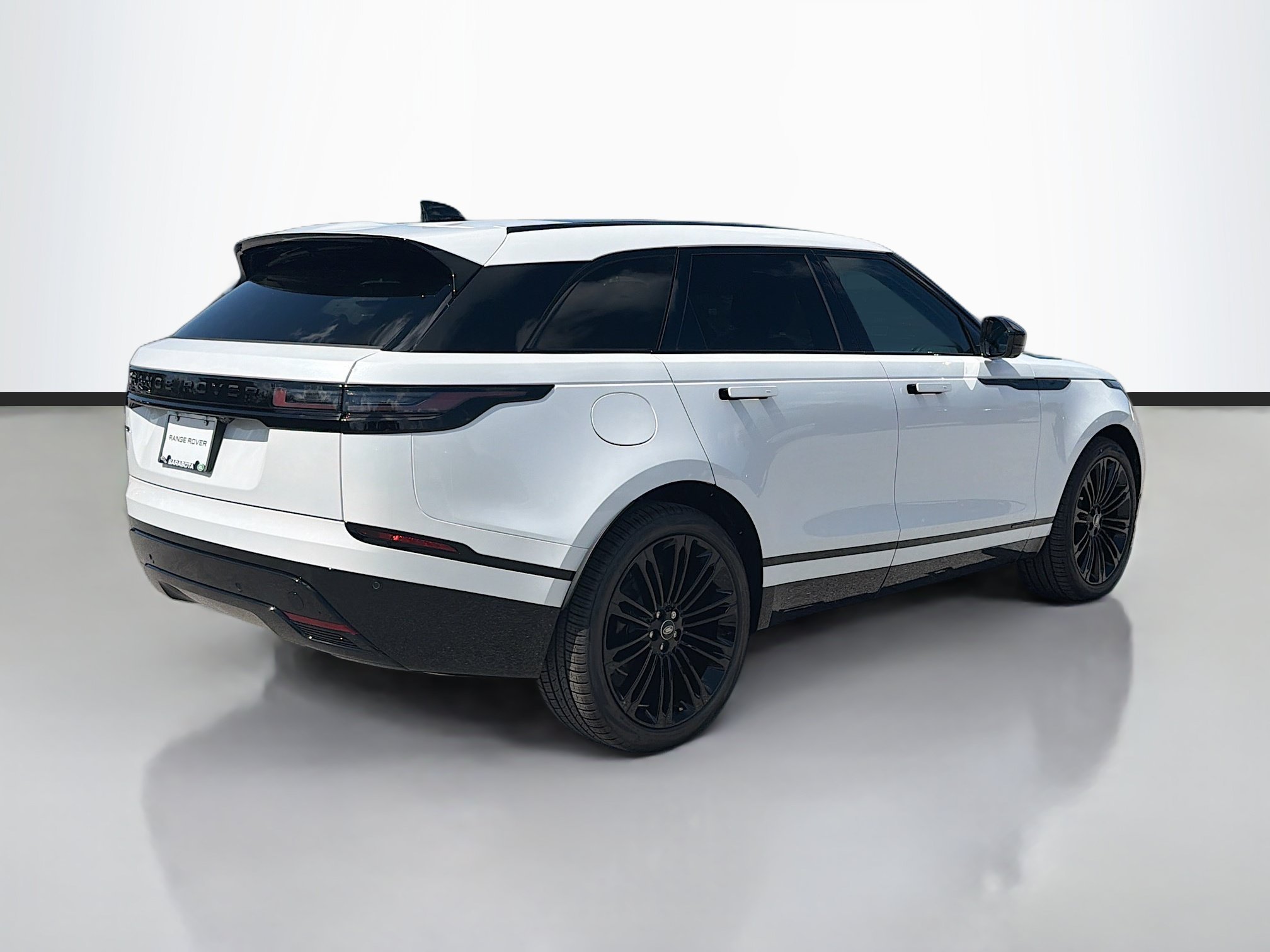 New 2026 Ostuni Pearl White Land Rover Belgravia Edition image 5