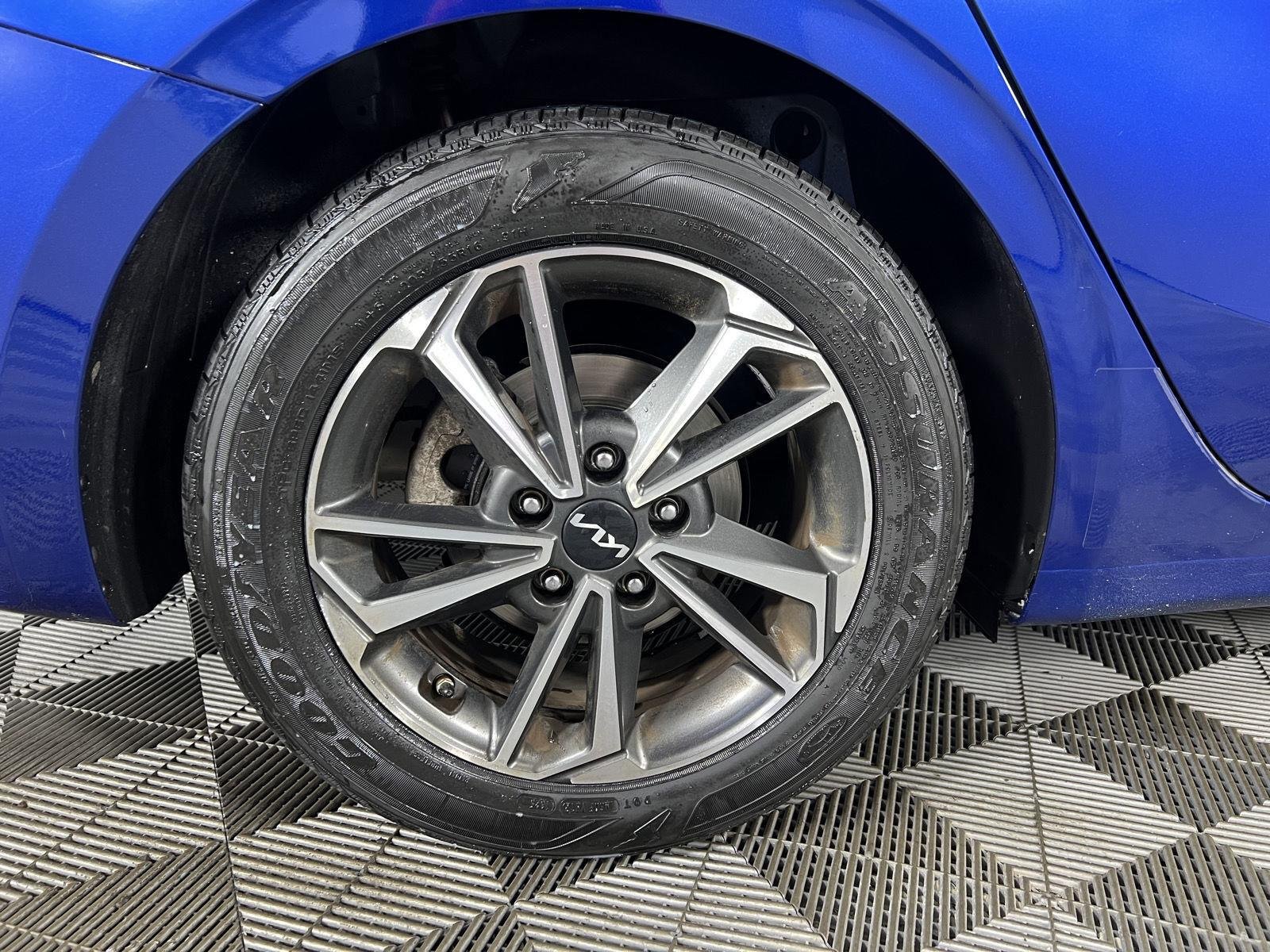 Used 2022 Deep Sea Blue Kia LXS image 40