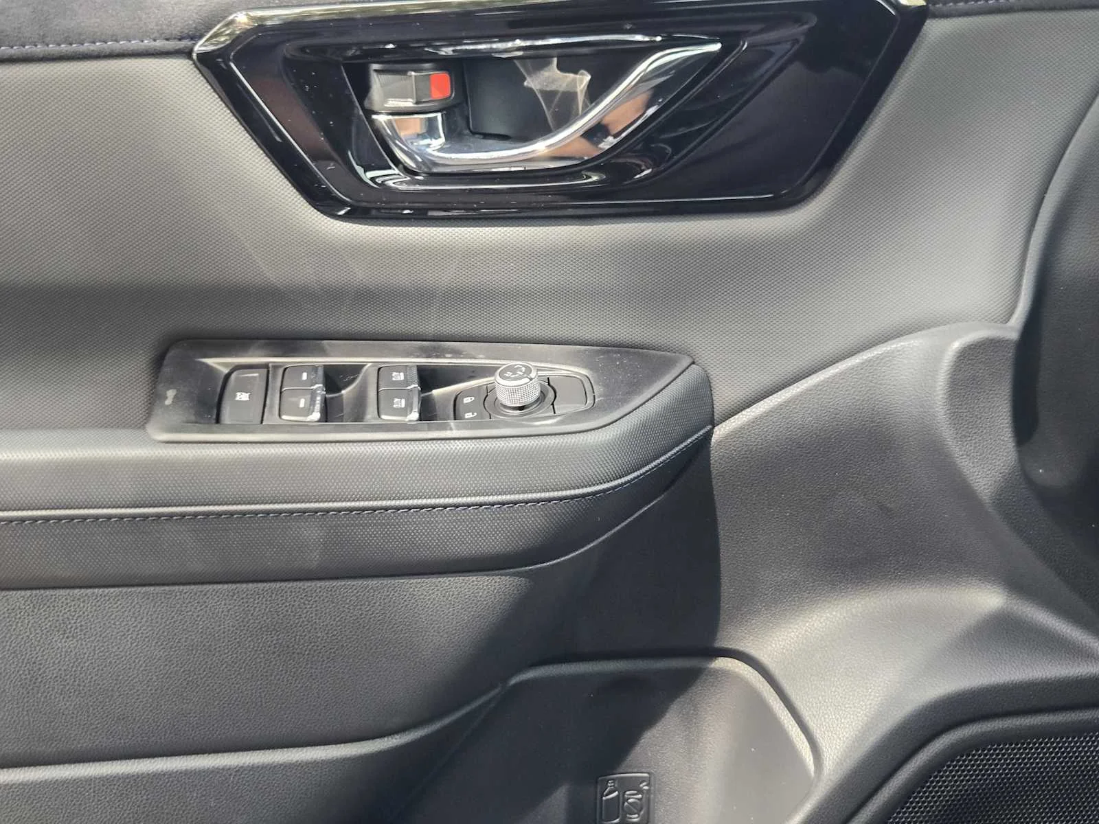 New 2026 CRYSTAL BLACK SILICA Subaru Limited image 15