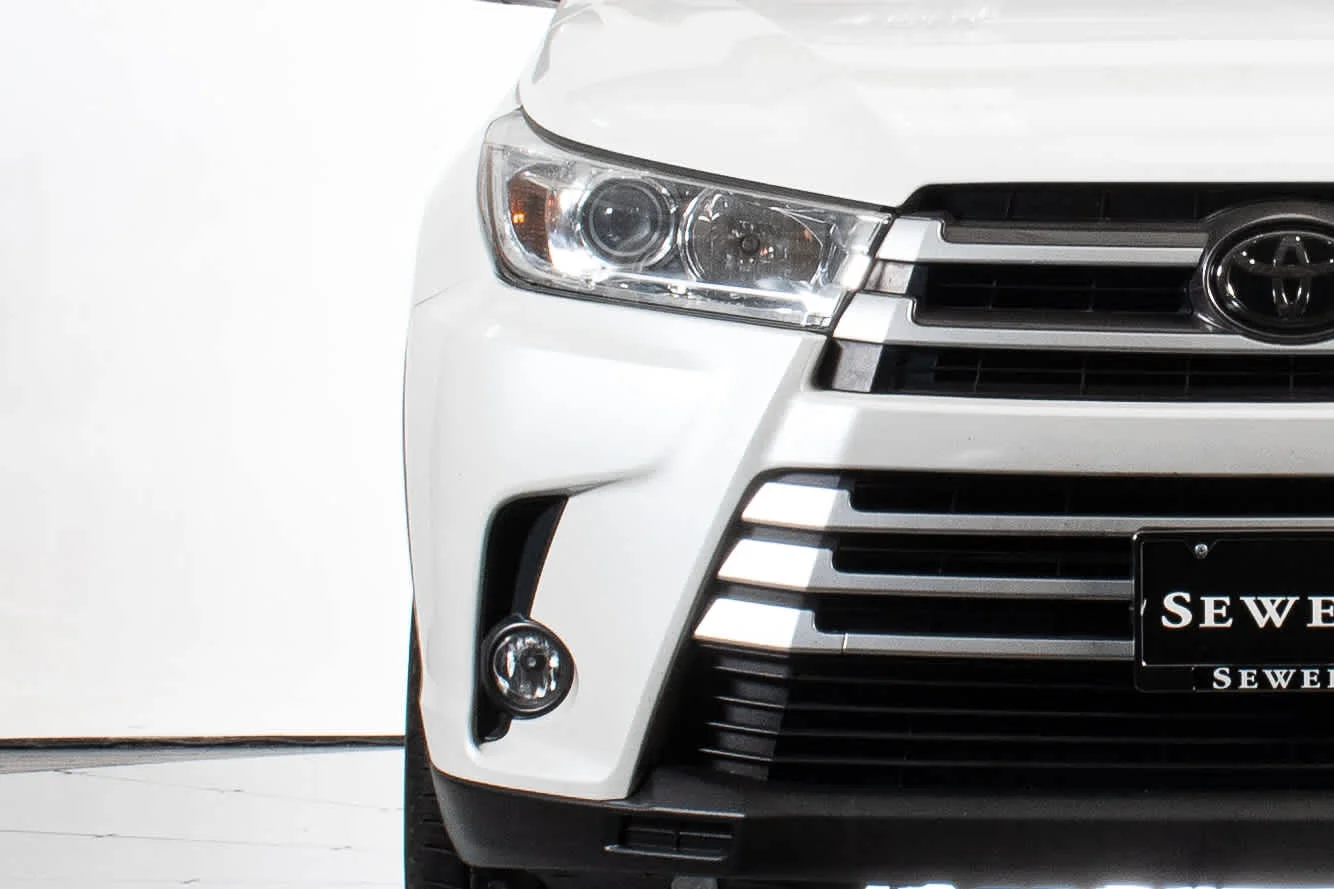 Used 2019 Blizzard Pearl Toyota XLE image 9