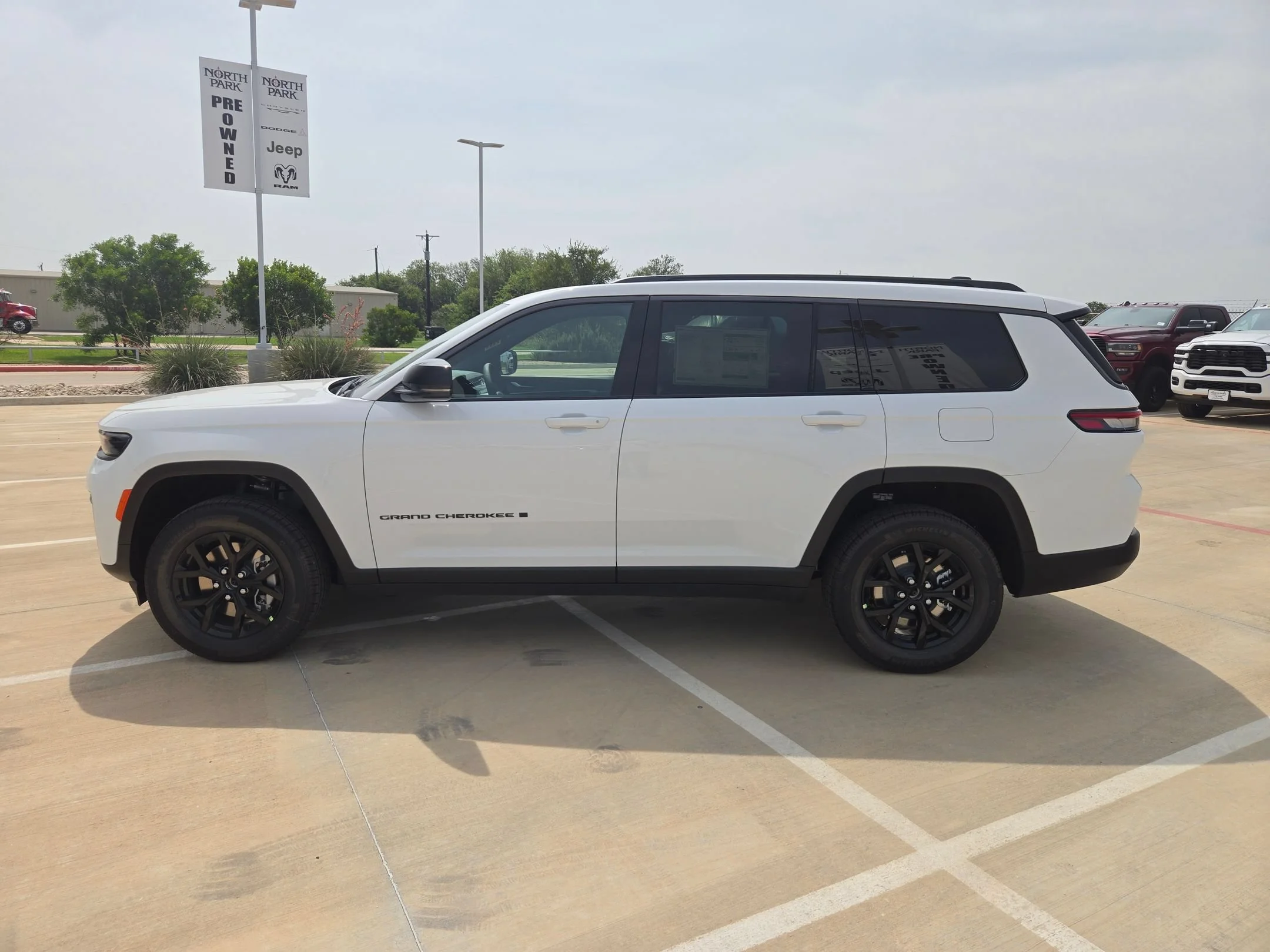 New 2026 Bright White Clearcoat Jeep Altitude image 6