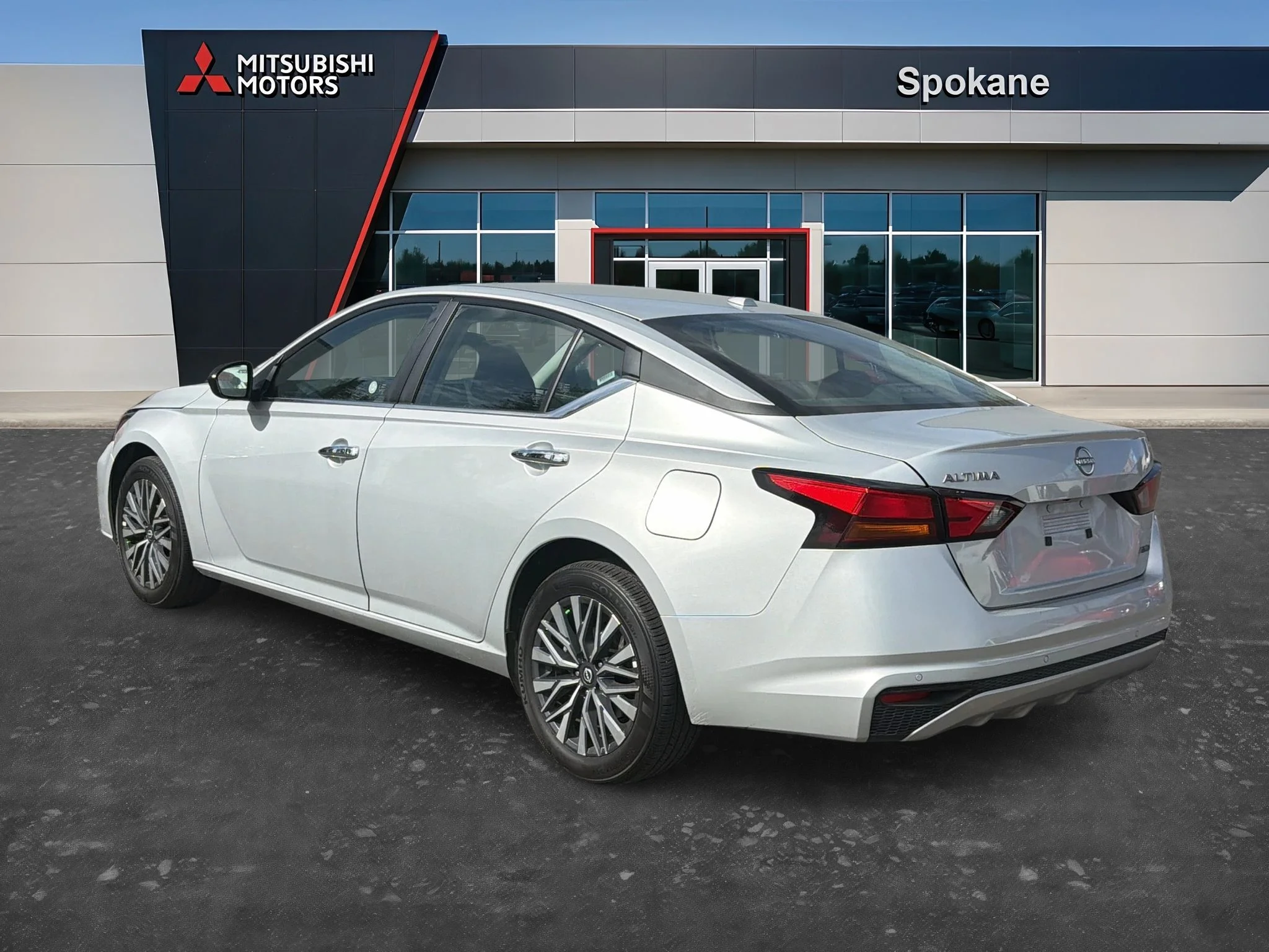 Used 2025 Brilliant Silver Metallic Nissan SV image 5