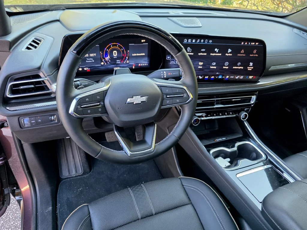 Used 2025 Stardust Metallic Chevrolet High Country image 16