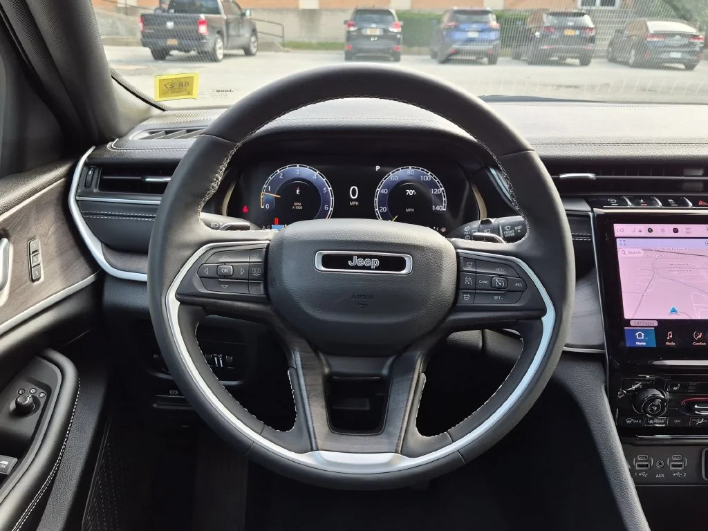 Used 2025 White Jeep Limited image 15