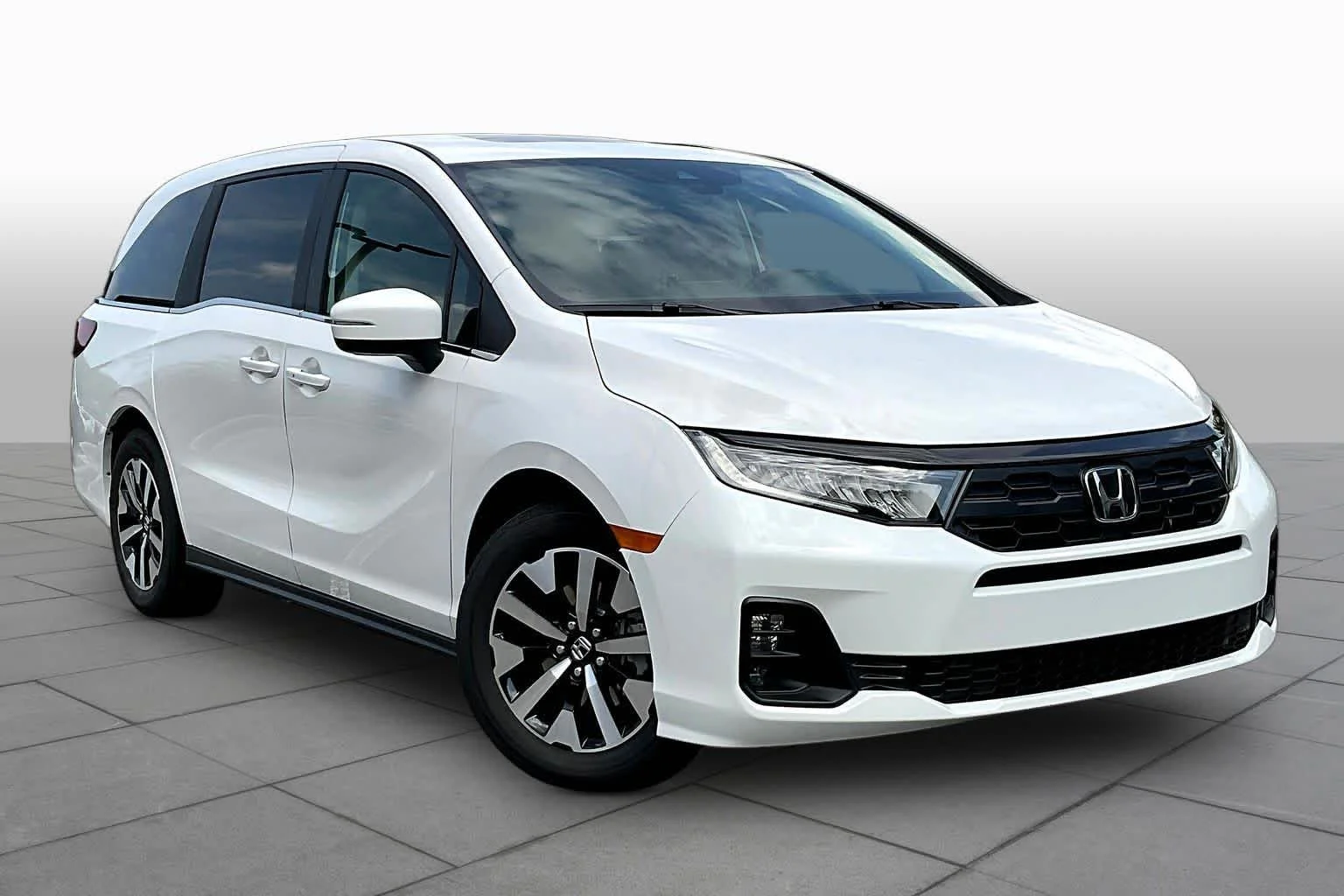 New 2026 Platinum White Pearl Honda EX-L image 2