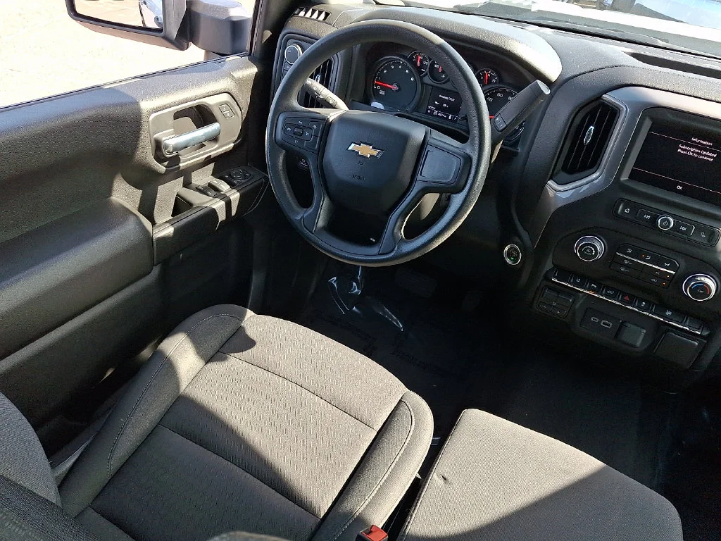 Used 2024 White Chevrolet Custom image 15