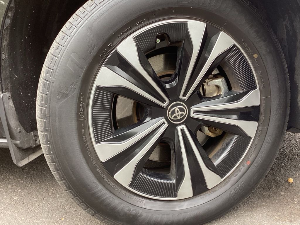 Used 2025 Black Toyota XLE image 6