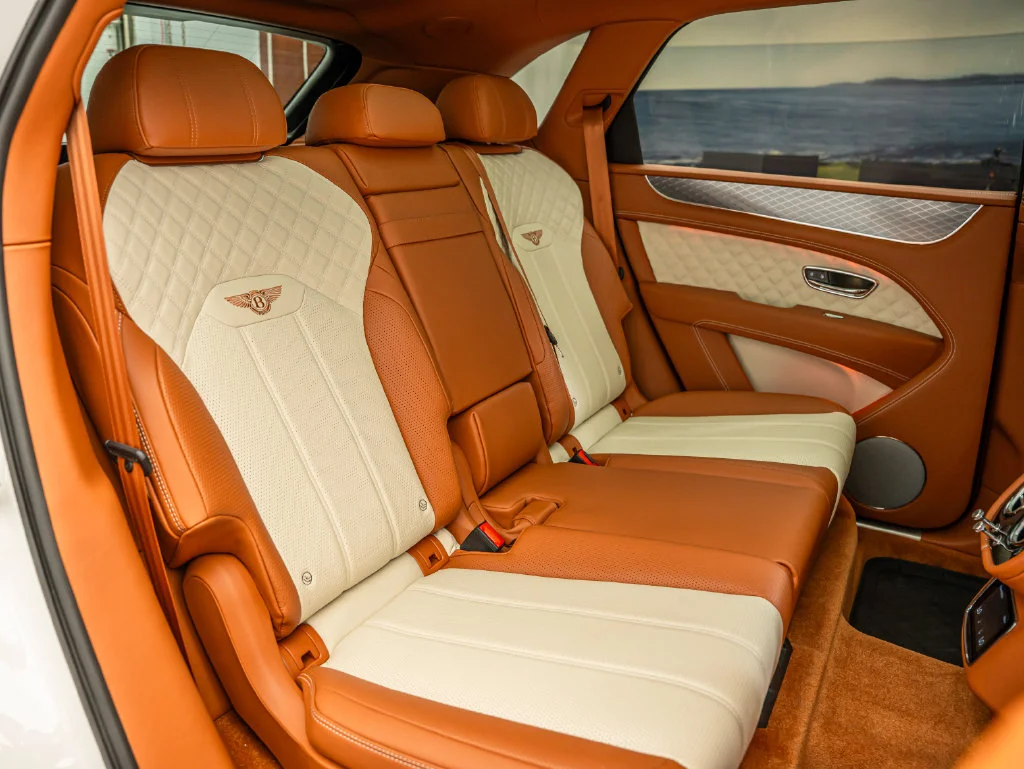 Used 2022 White Bentley V8 image 61