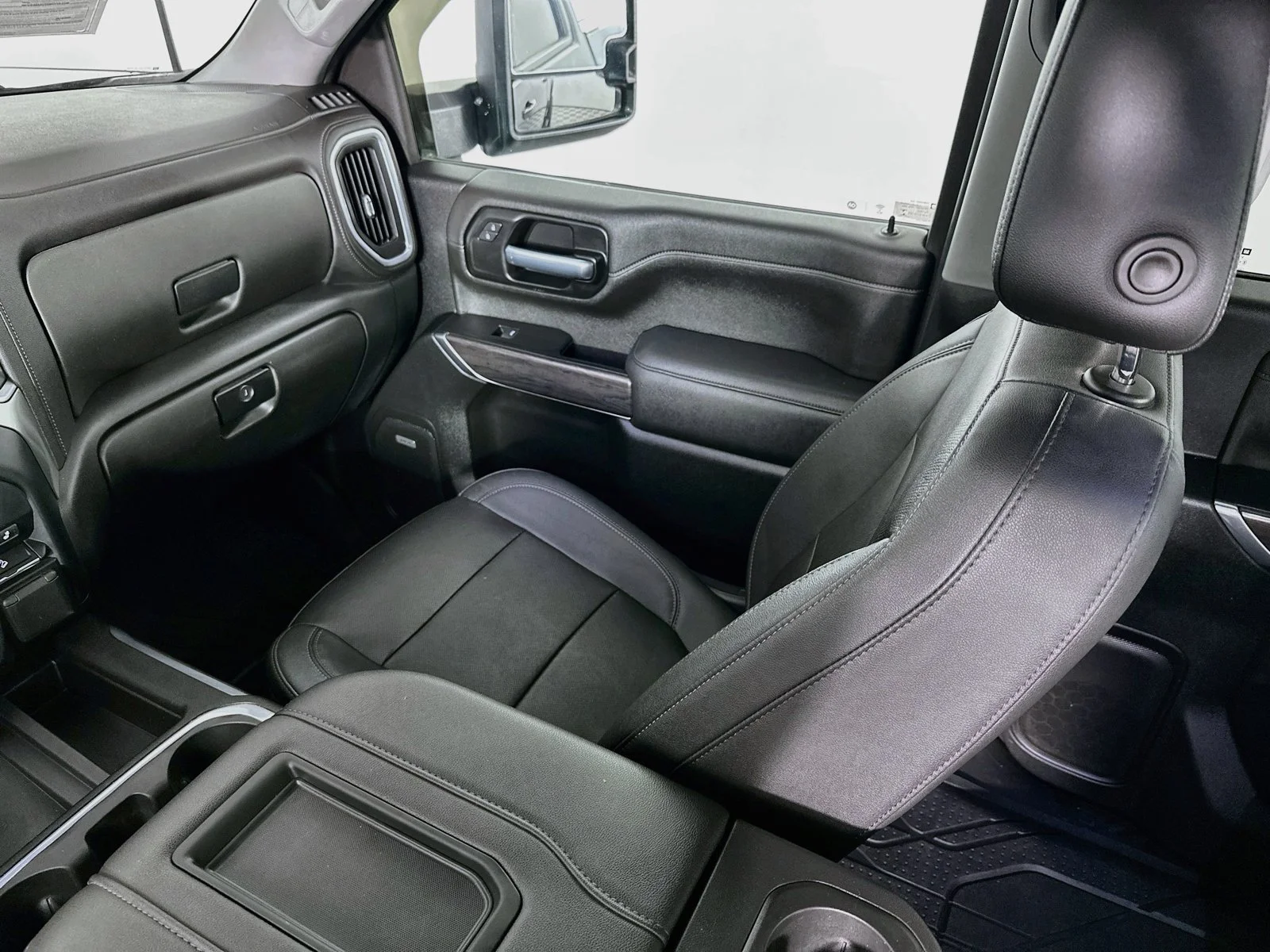 Used 2021 Northsky Blue Metallic Chevrolet LTZ image 25