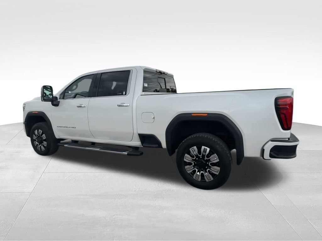 Used 2024 White GMC Denali image 6