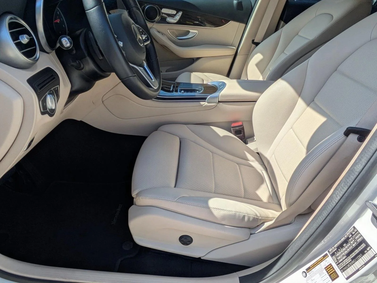 Used 2022 Polar White Mercedes-Benz GLC 300 image 15
