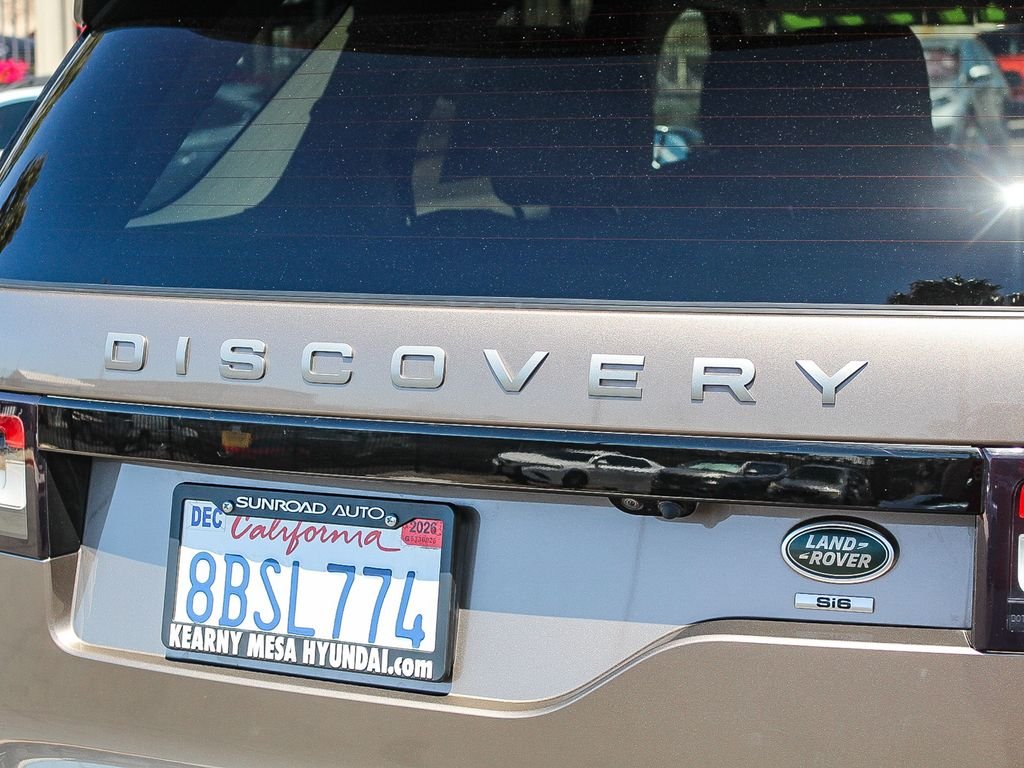 Used 2017 Brown Land Rover SE image 11