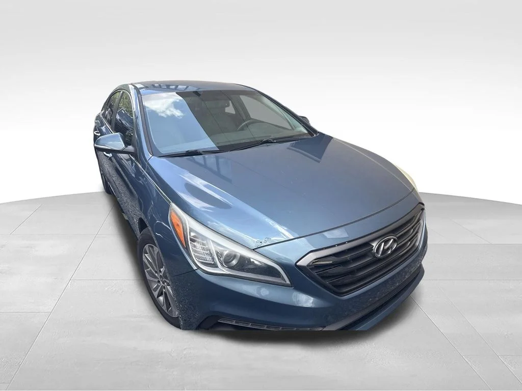 Used 2015 Blue Hyundai Sport image 3