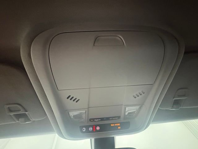 Used 2018 Gray GMC SLE image 30
