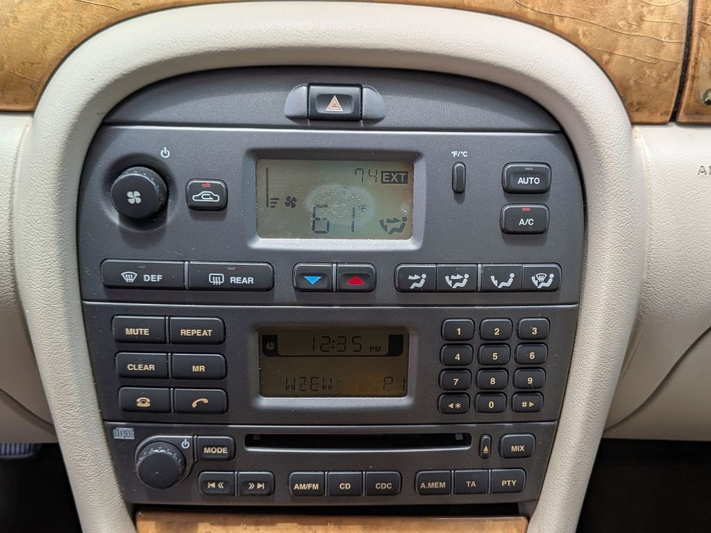 Used 2003 Gold Jaguar 3.0 image 20