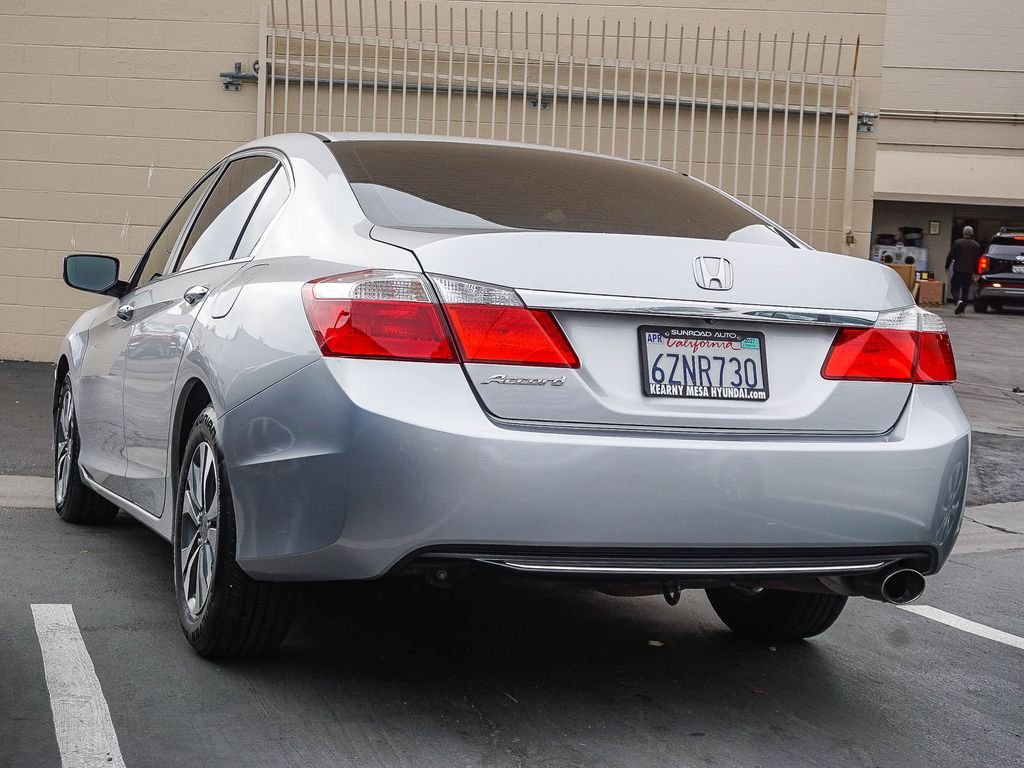 Used 2013  Honda LX image 4