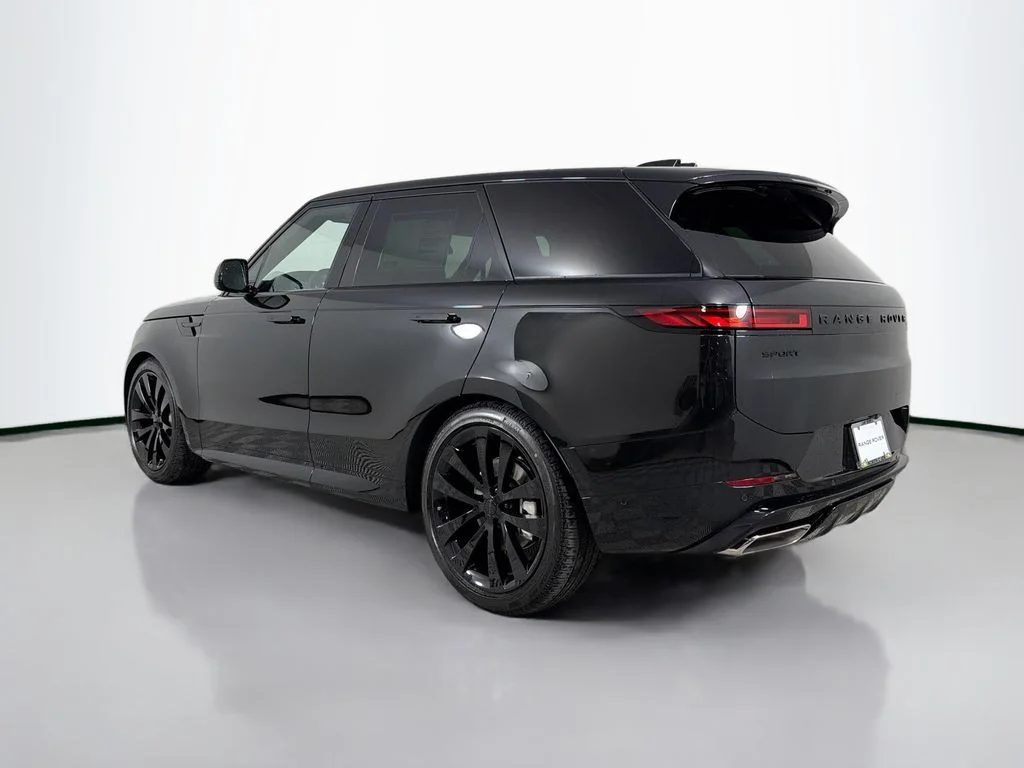 New 2026 Santorini Black Land Rover Dynamic SE image 7