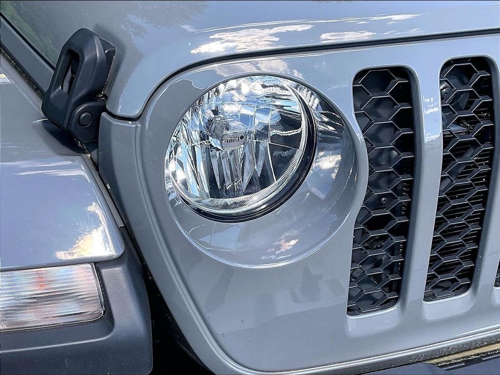 Used 2023 Gray Jeep Sport S image 30