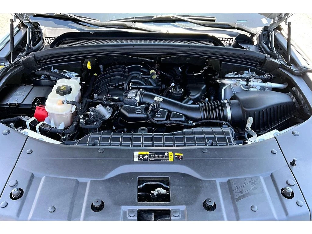 Used 2022 Silver Zynith Jeep Limited image 10