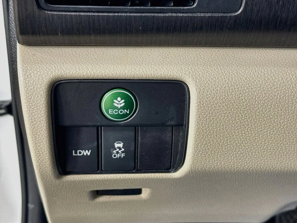 Used 2015 White Honda EX-L image 11
