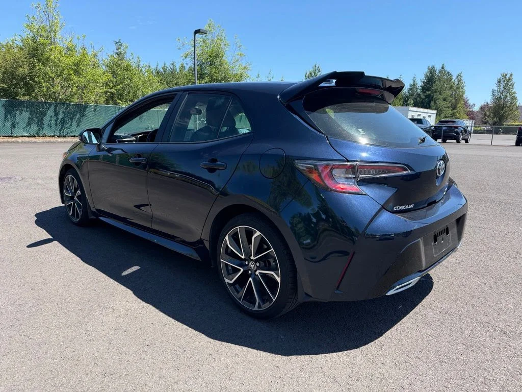 Used 2022 Galactic Aqua Mica Toyota XSE image 5