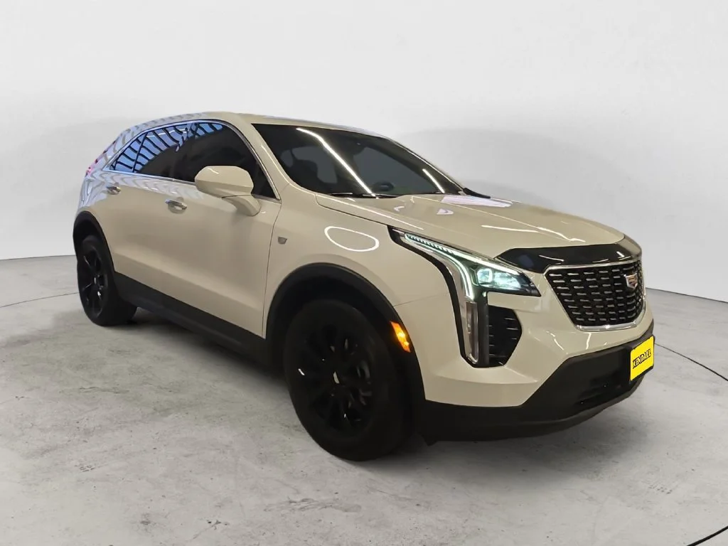 Used 2023 CRYSTAL WHITE TRICOAT Cadillac AWD Luxury image 5