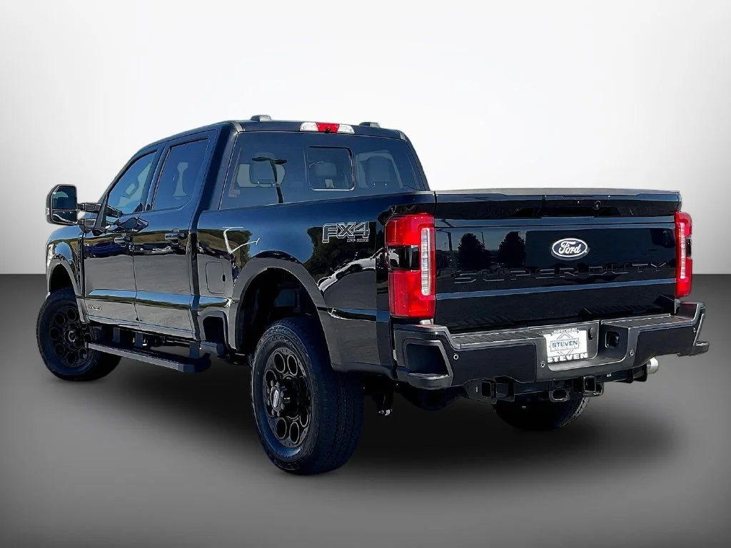 New 2027 Agate Black Metallic Ford F-350® XLT image 3