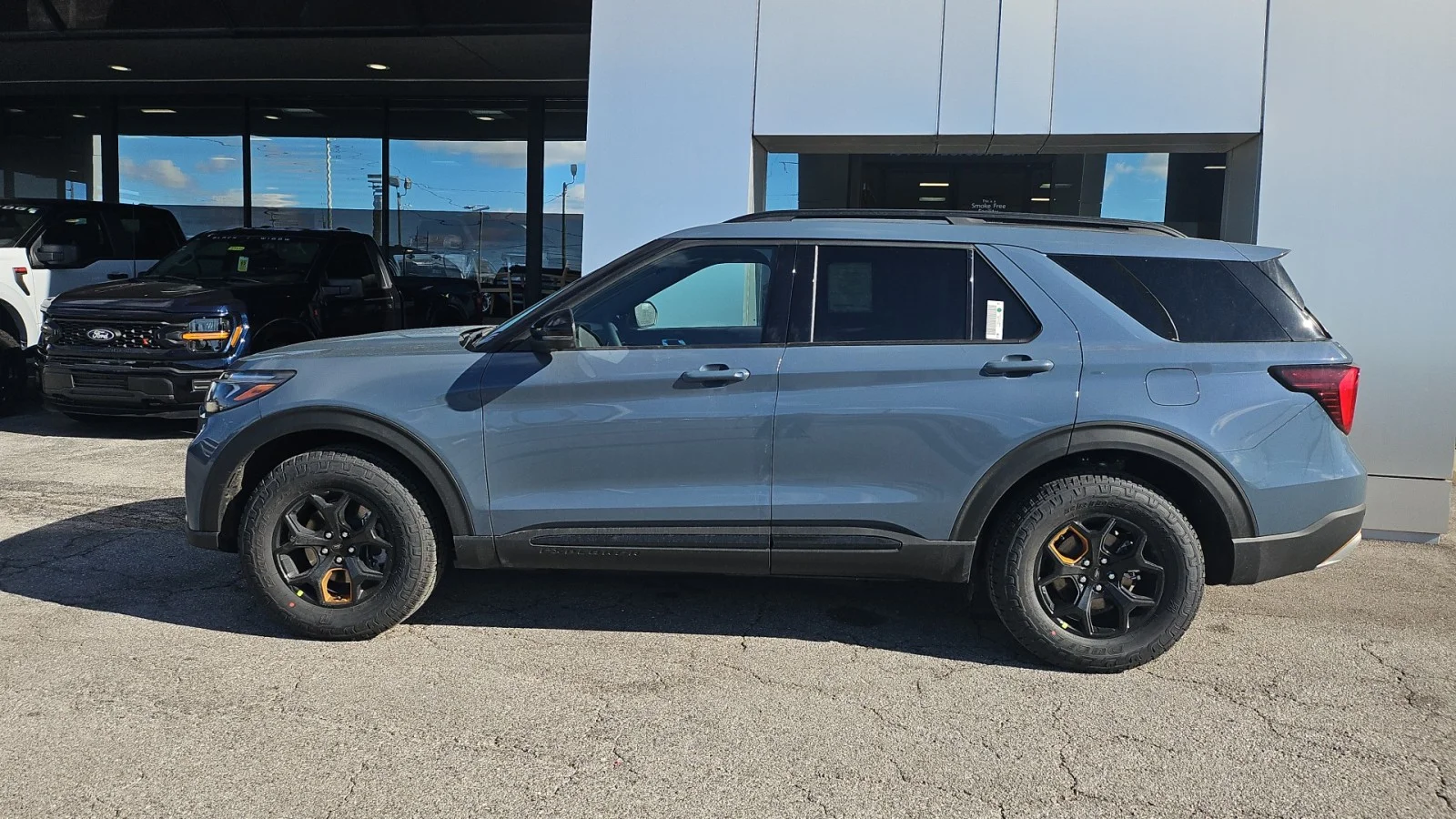 New 2026 Vapor Blue Metallic Ford Tremor 4WD image 3