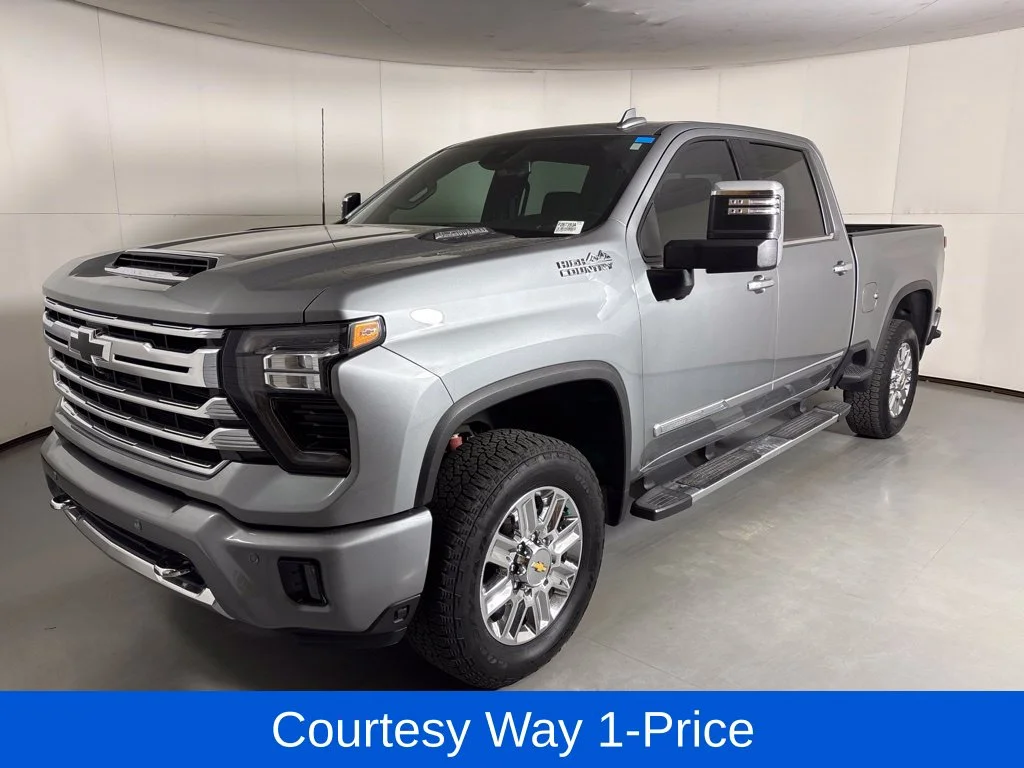 Used 2024 Gray Chevrolet High Country image 5