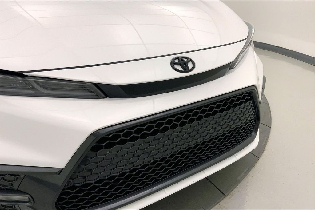 Used 2022 White Toyota SE image 28