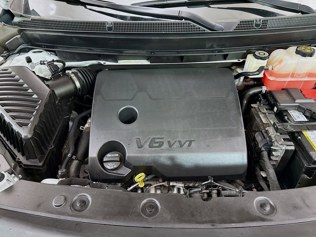 Used 2023 Summit White Buick Essence image 33