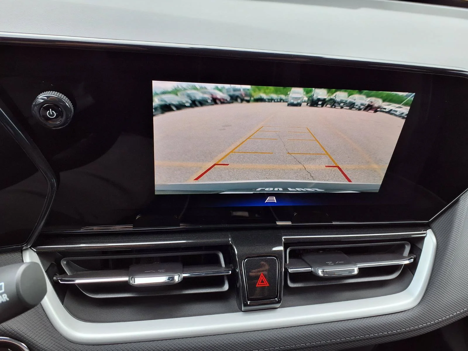 Used 2025 Summit White Chevrolet LT image 7