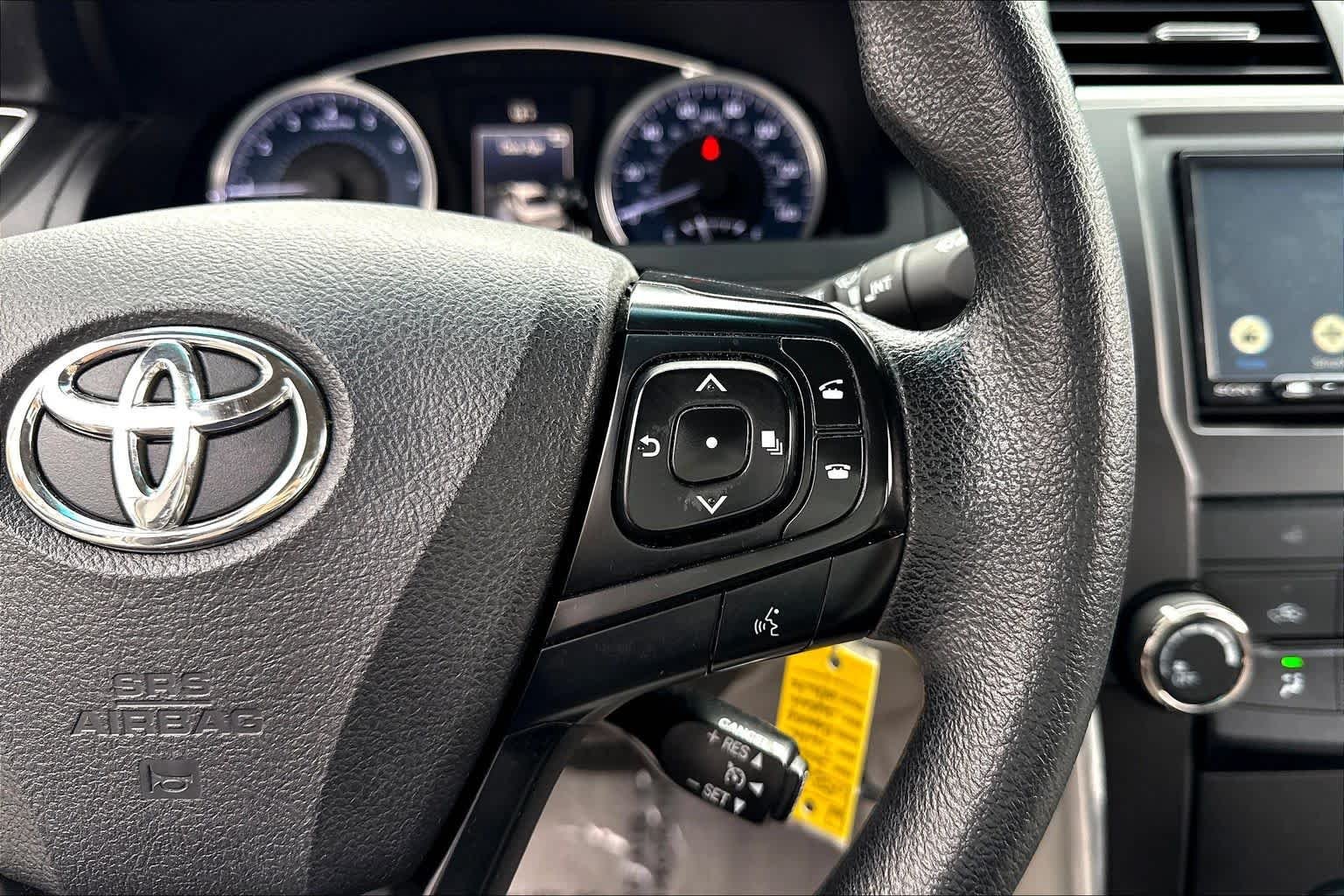 Used 2016 Super White Toyota LE image 25