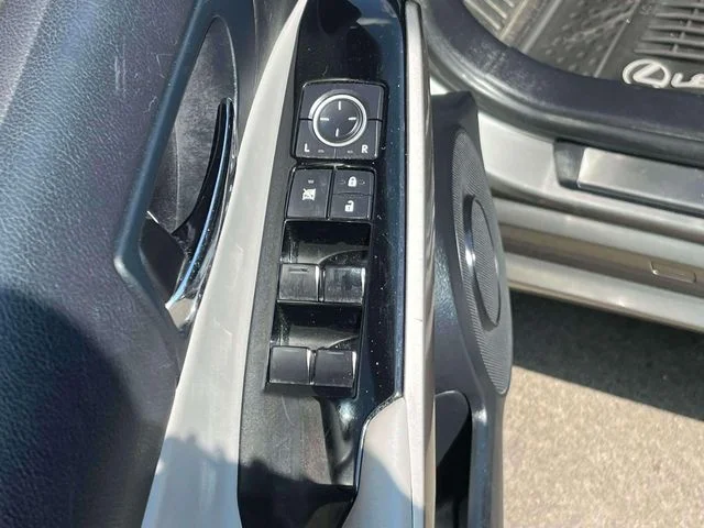 Used 2015 Silver Lexus 250 image 25