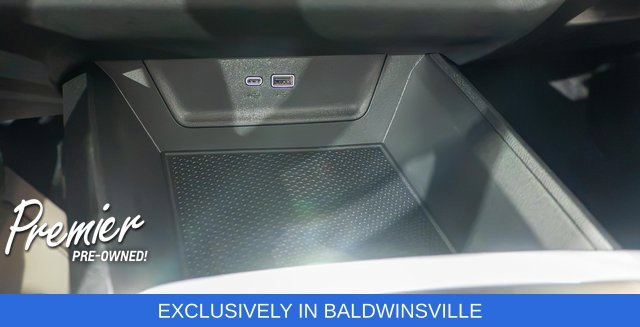 Used 2027 White Chevrolet LT image 21