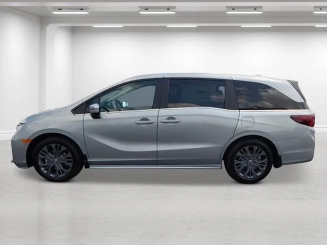 New 2026 Solar Silver Metallic Honda Touring image 2