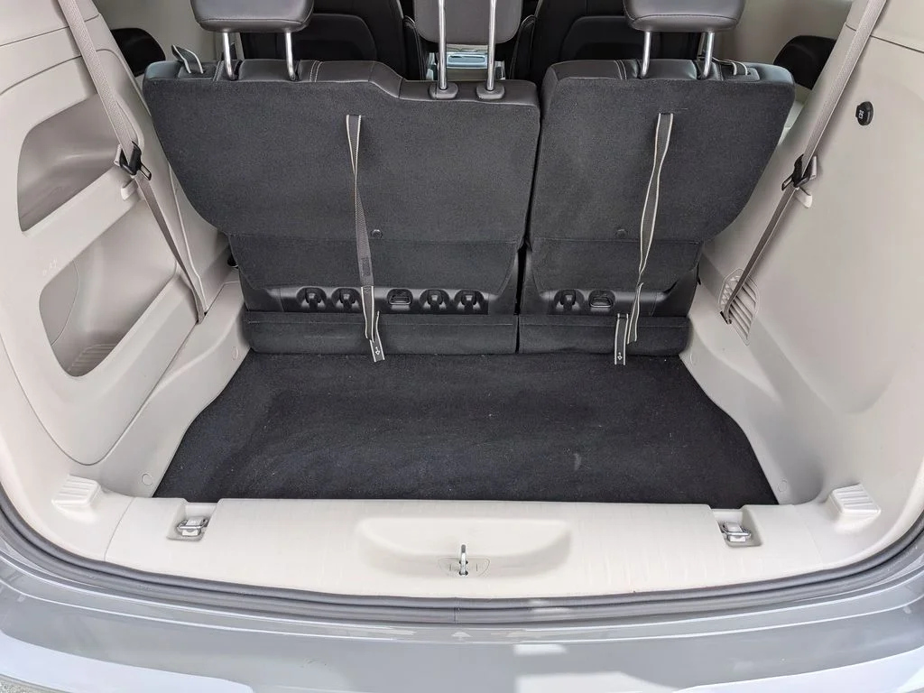 Used 2023 White Chrysler Touring L image 6
