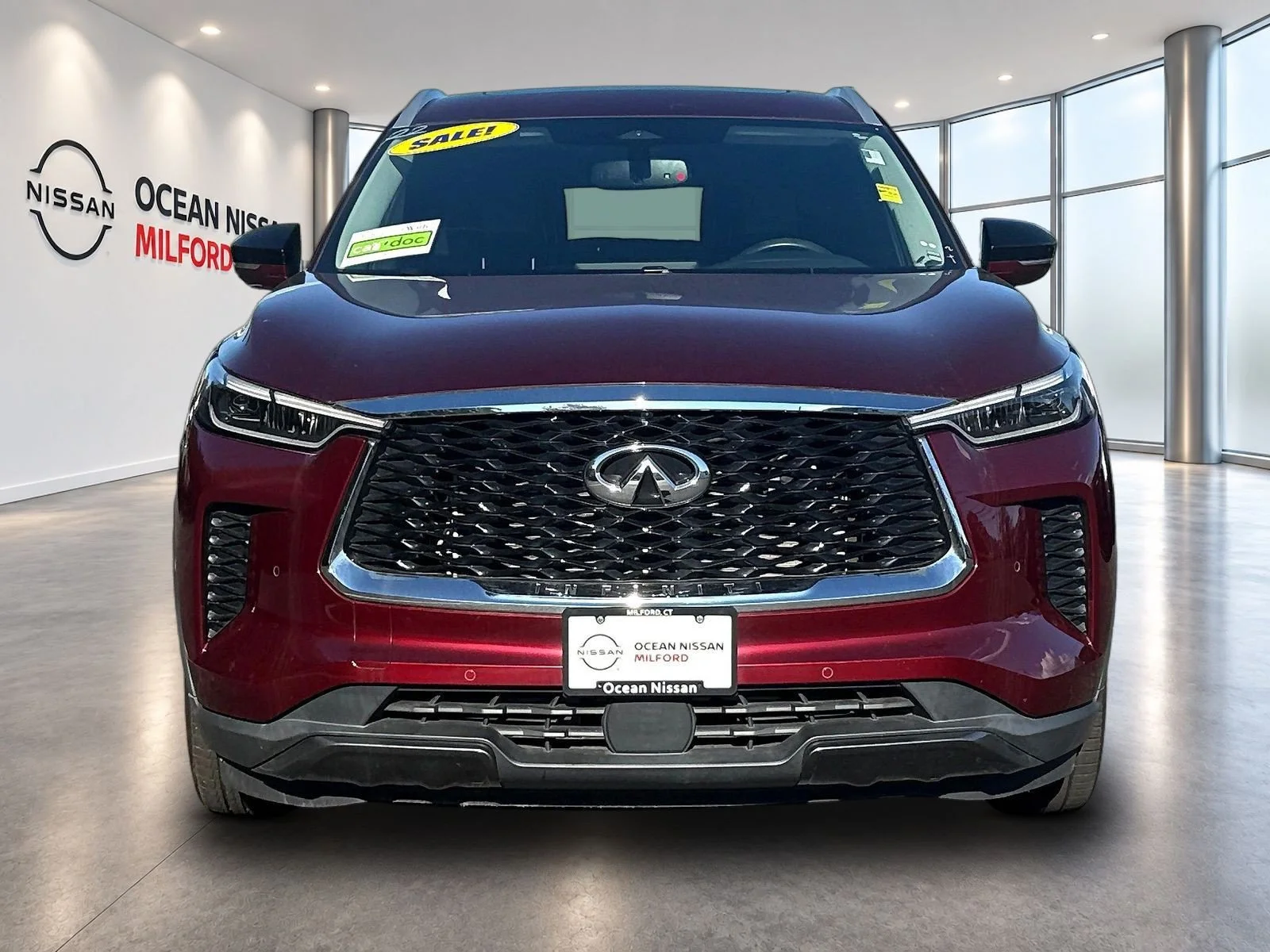 Used 2022 Bordeaux INFINITI LUXE image 2