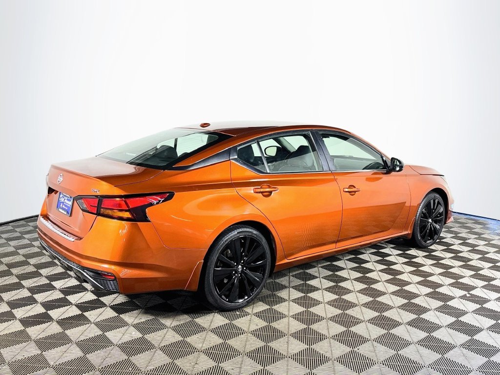Used 2022 Sunset Nissan 2.5 SR image 6