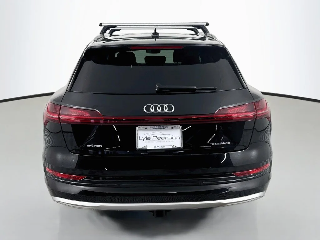 Used 2022 Mythos Black Metallic Audi Premium Plus image 10