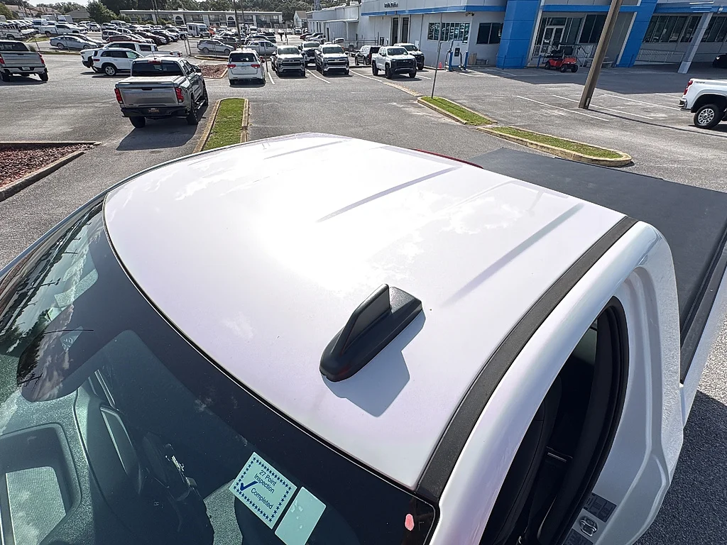 Used 2025 Summit White Chevrolet  image 13