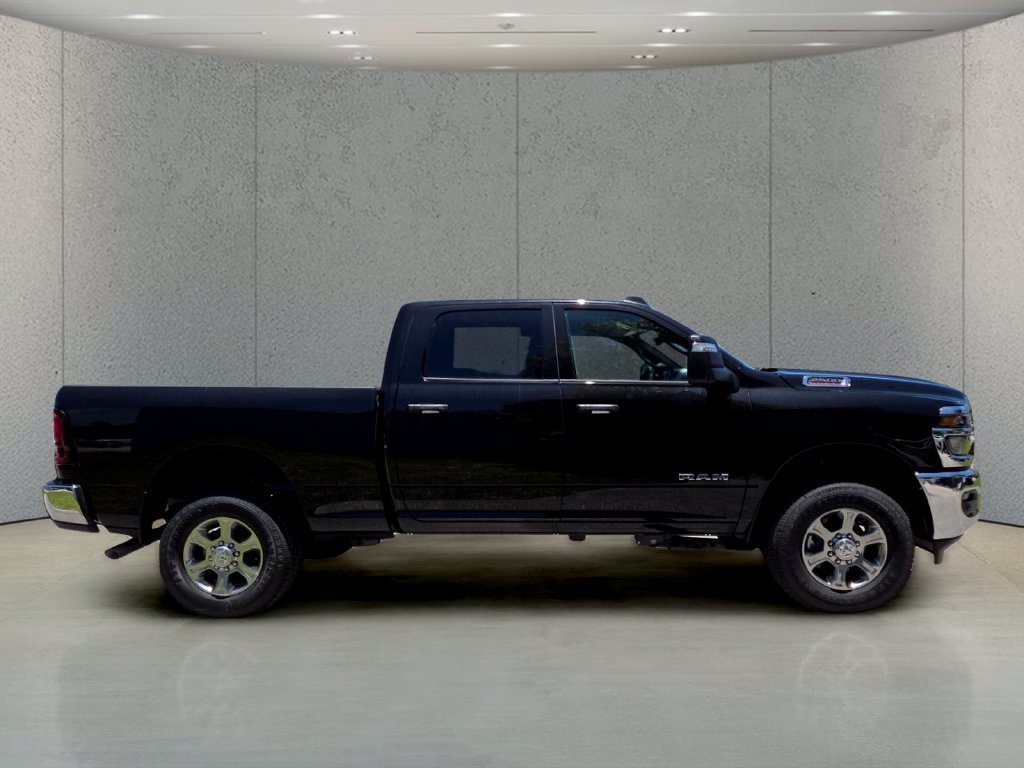 New 2026 Diamond Black Crystal Pearl-Coat Exterior Paint RAM Big Horn image 2