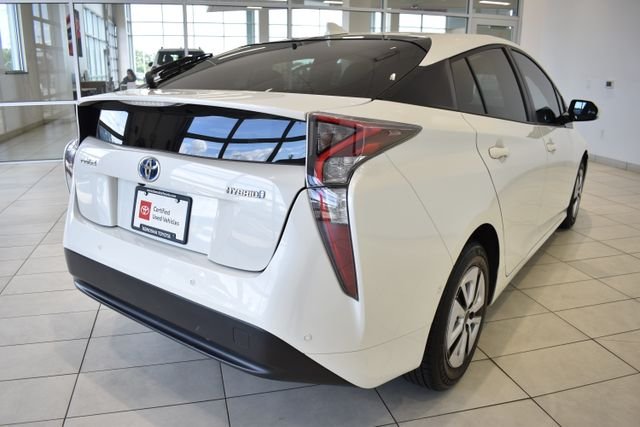 Certified Used 2017 White Toyota Four image 9