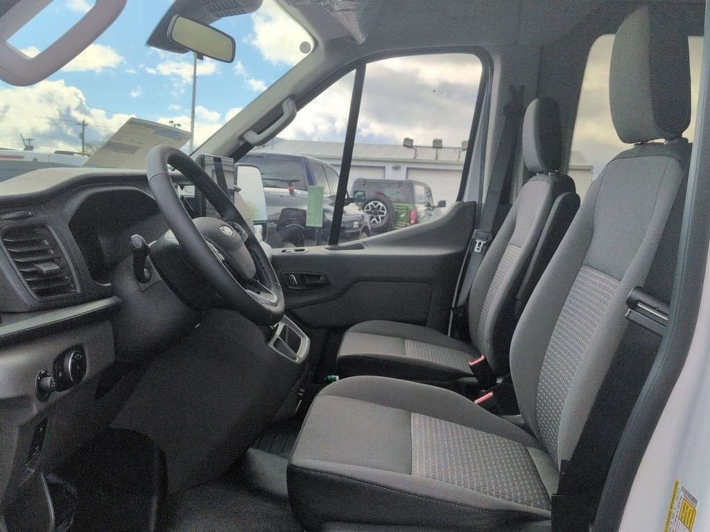 New 2026 Oxford White Ford Passenger Van XLT image 44