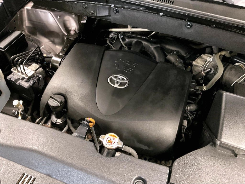 Used 2019 Gray Toyota XLE image 36